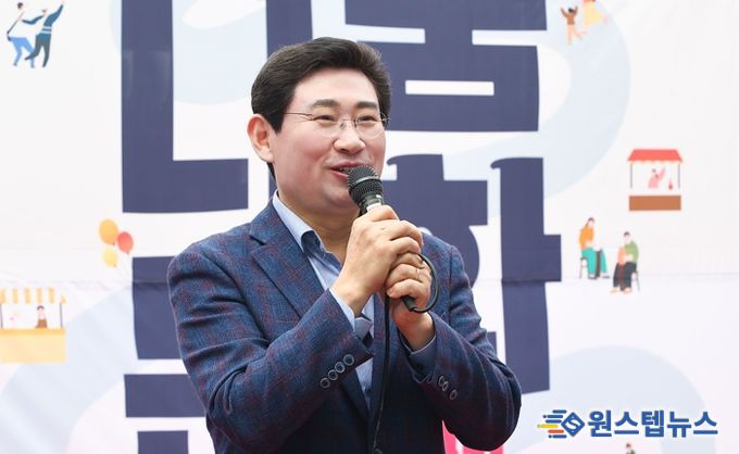 7일 열린 '제11회 수지나눔문화축제'에 참석한 이상일 용인특례시장