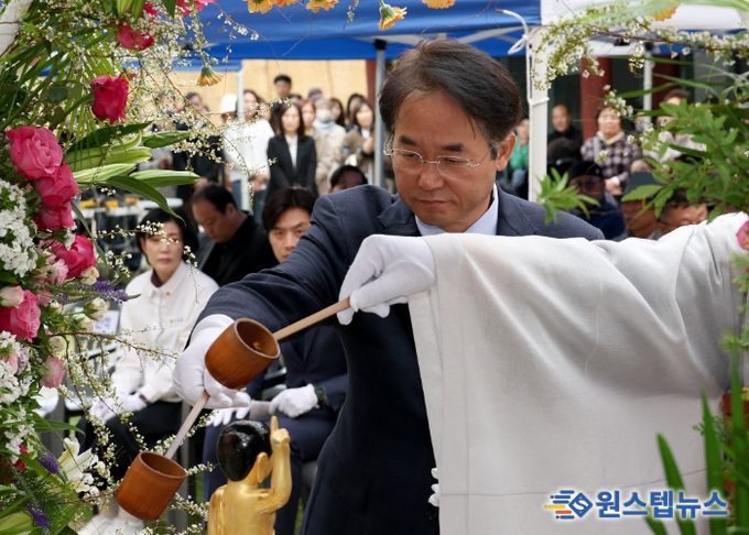 봉축법회에 참석한 이동환 고양특례시장