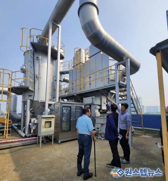 5월 27일 시흥시는 염색단지 사업체을 방문해 ‘2026년 시흥스마트허브 염색단지 악취개선사업’에 대해 안내했다