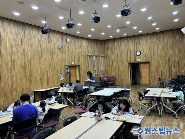 청년 행정체험 연수생이 직접 진행한‘창의쑥쑥 그림책 놀이’프로그램