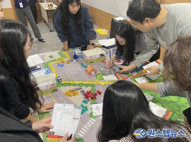 상록수·단원보건소 신속대응반을 대상으로 재난의료대응체계 강화 교육을 진행하고 있다.