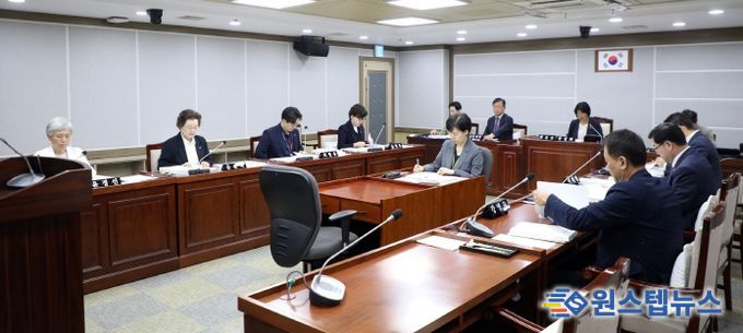 수원특례시의회 기획경제위원회 안건 심사