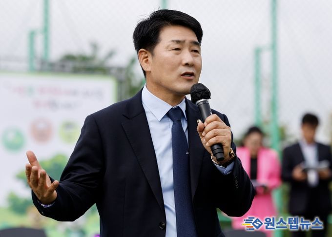 배정수 의장 축제 축사 모습