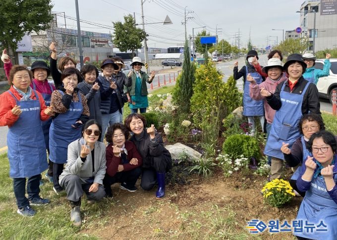 평택시 원평동 행복정원단, 교통섬 위 행복정원 조성