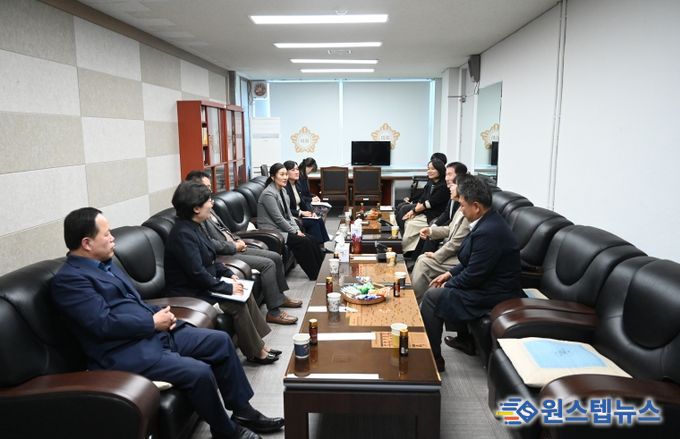 대전 중구의회 사회도시위원회가 중구 사회복지관 협의회와 소통간담회를 개최했다.