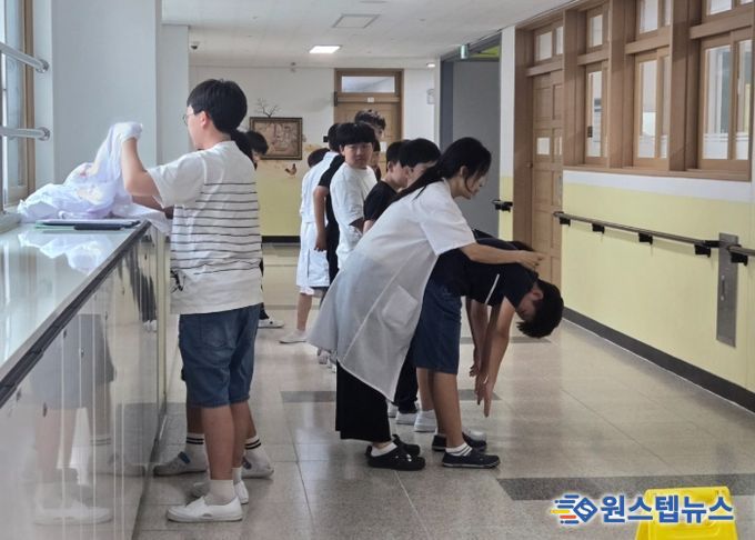 척추측만증 조기검진 현장 사진