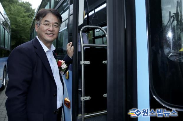 N002 누리버스 개통식에 참석한 이동환 고양특례시장