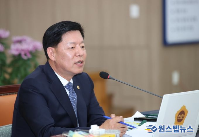 김정희 교육위원장