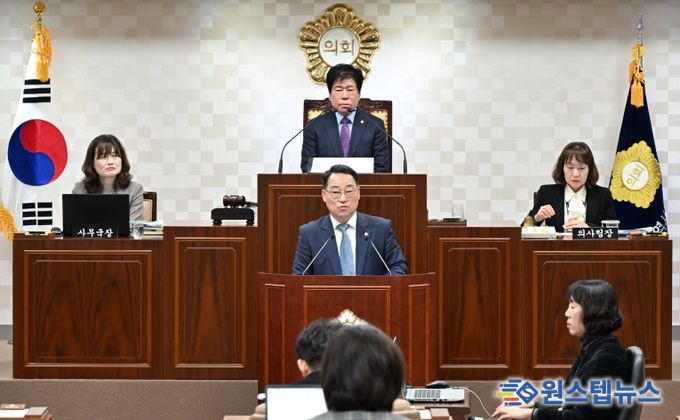 해운대구의회 이상곤 의원이 제290회 정례회 2차 본회의에서 5분 발언을 하고 있다.