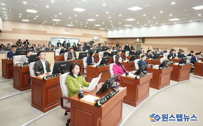 제253회 아산시의회 제2차 정례회 제1차 본회의 장면