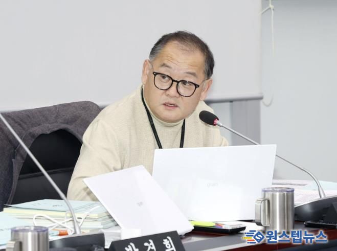 성남시의회 이군수 의원, 푸른도시사업소 행정사무감사에서
