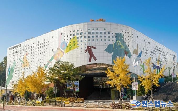 화성시어린이문화센터 전경(미디어 파사드)