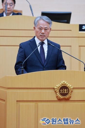 박성재 전남도의원이 제4차 본회의(9일)에서 제안설명을 하고 있다.