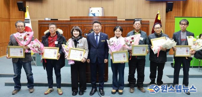 부안군의회, 연말 의정발전 유공자 표창 수여
