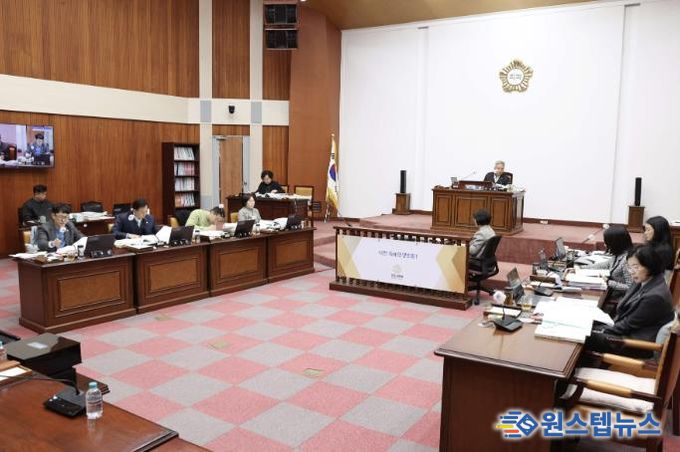군포시의회 제285회 정례회 예산결산특별위원회 회의 모습