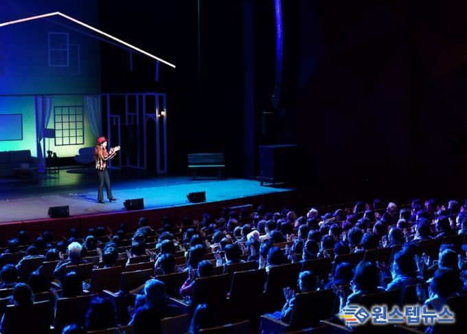 구리문화재단, 연극 <분홍립스틱> 공연 성료