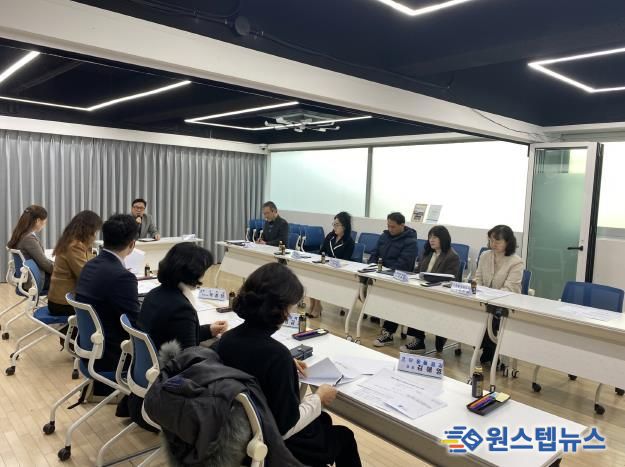 수원시가 2025년 하반기 아동급식위원회 심의를 하고 있다.