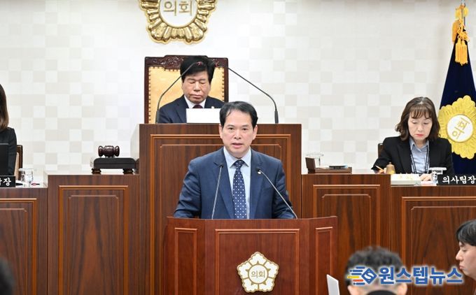 제290회 정례회 제3차 본회의에서 김성군 의원 5분 자유발언 모습