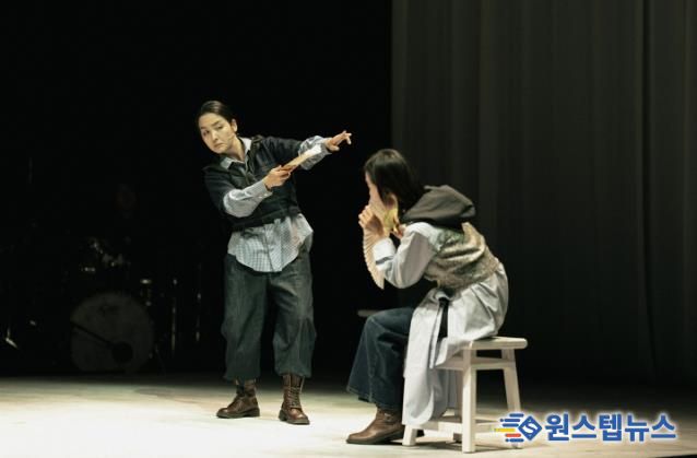 구구선 사람들 사진 2부(2024 퀴드초이스 공연 사진 Ⓒ서울문화재단 대학로극장 쿼드. 장준구)