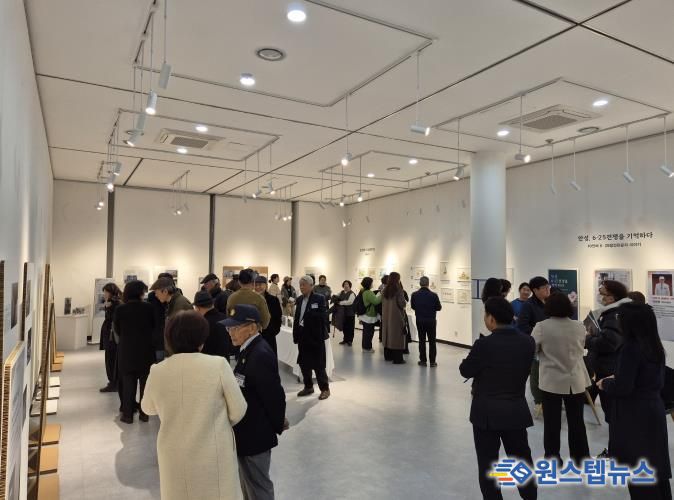 안성시 중앙도서관, 지역자료 아카이브 전시회 개최