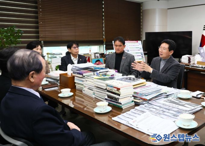 이상일 용인특례시장이 지역내 보훈단체장과 만나 보훈가족 복지 향상을 위한 의견을 나눴다.