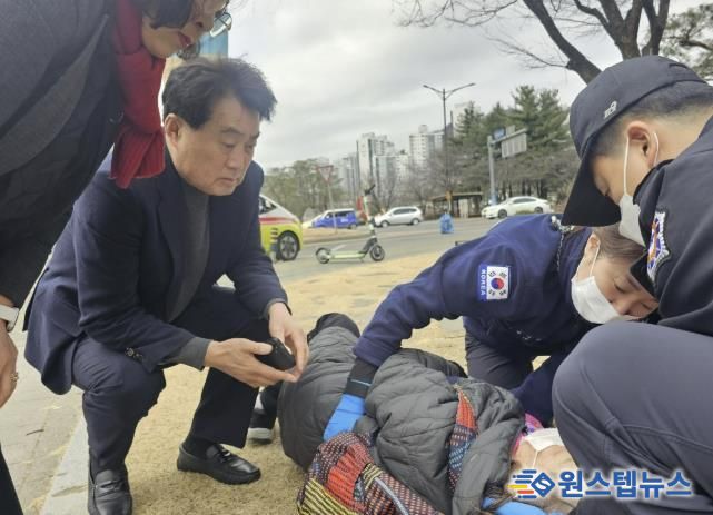 하은호 군포시장 길에 쓰러진 할머니 구조