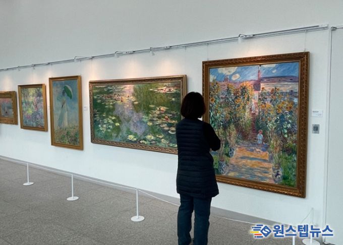 모담도서관 화랑 모습