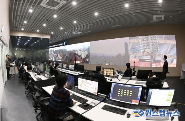 지난해 6월 판타스틱큐브에서 진행한 '환상영화학교 AI워크숍' 제작 AI 작품 상영회 현장