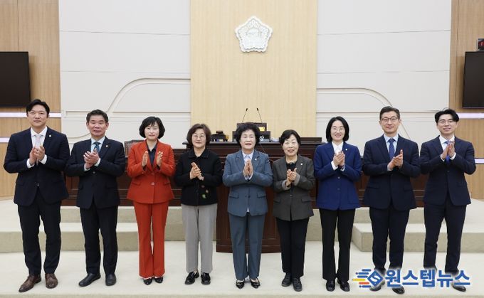 제292회 임시회 제2차 본회의(9대의원 단체사진)