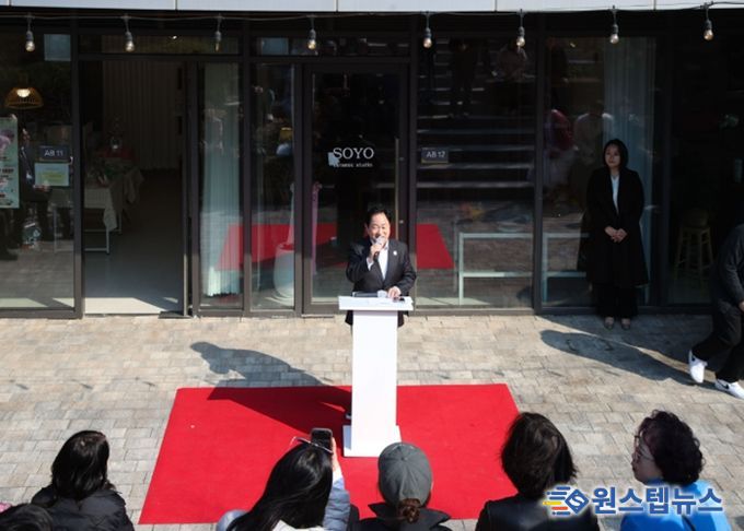 별내 청년 창업랩에서 축사하는 주광덕 시장