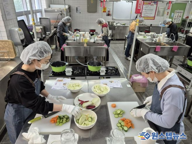 화성오산교육지원청, 신규 조리종사자 조리실습으로 학교급식 현장 적응 지원