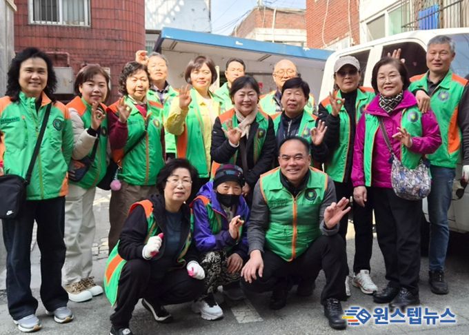 광명시 광명3동 행정복지센터는 지난 24일과 25일 양일간 쾌적하고 안전한 주거환경 조성을 위해 ‘2026년 봄맞이 대청소’를 실시했다.