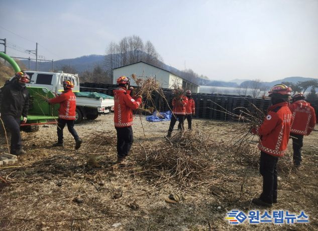 용문 양묘사업소에서 영농부산물 파쇄작업 진행