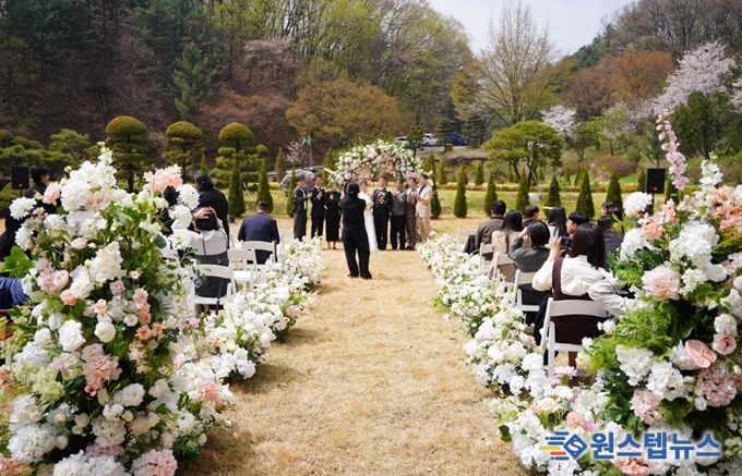 “성남 솔로몬 웨딩뜰” 첫 결혼식 열려